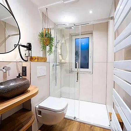 فندق Haus Tonburg - Roligio-campus 4*
